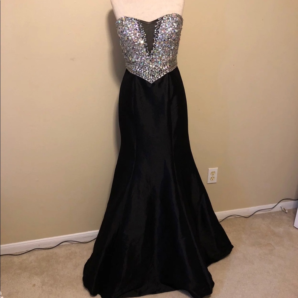 Gorgeous black Mermaid Gown.